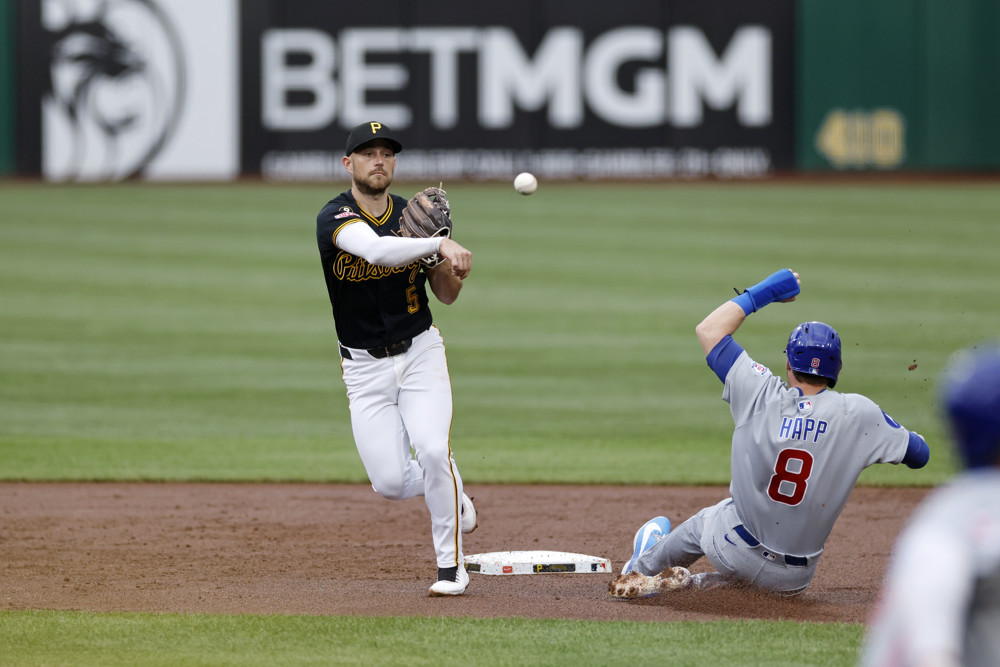 Q&A: Pirates Second Baseman Brandon Lowe on His Defense in 2026